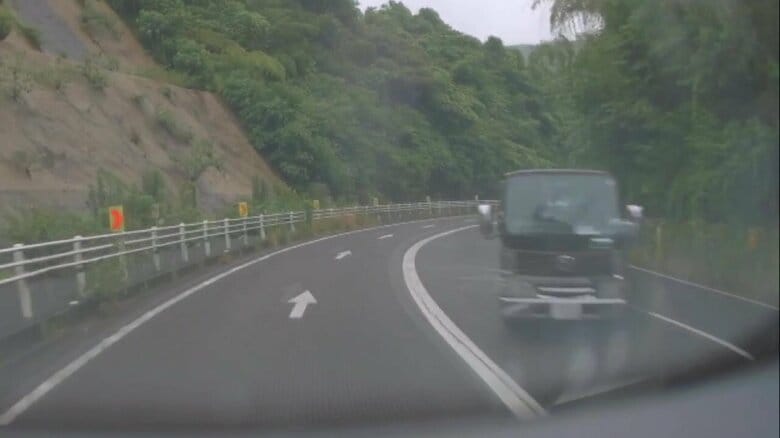 態勢をなんとか立て直したトラック