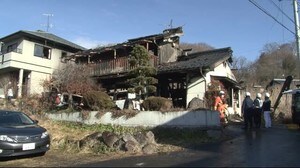 住宅全焼 1人の遺体 1人暮らしの90代女性か