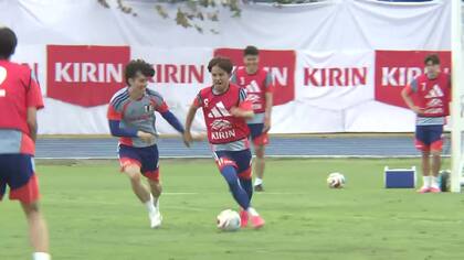 サッカーワールドカップ　日本代表メキシコで合宿　鎌田選手「しっかり慣れていかないと」　気温27度で“暑さ”対策