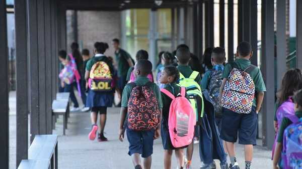 小学生に高級服は不適切 アメリカの学校で制服導入が進むワケ 世界の制服 アメリカ編