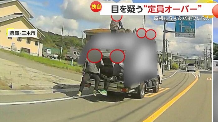 後ろにも人を乗せていたゴミ収集車(提供:イルさん)