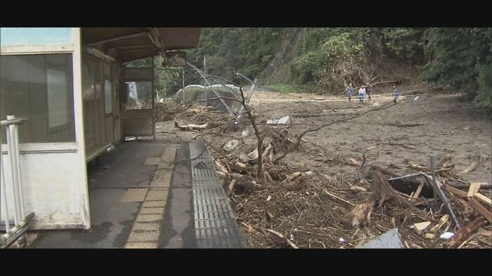2019年東日本台風で被災した阿武隈急行・あぶくま駅(宮城県丸森町)