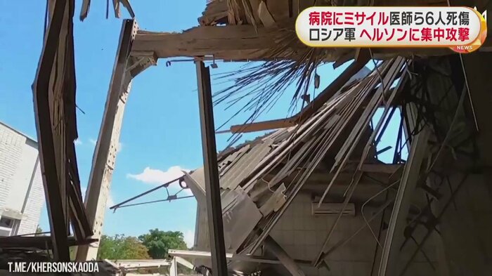 屋根や壁が吹き飛ばされてしまっている(ウクライナ・ヘルソン 1日)