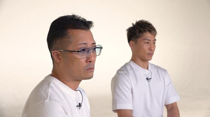 リングの外では父と子の真剣勝負があった