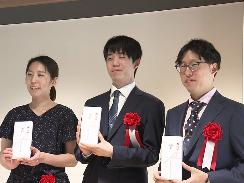 関西囲碁将棋記者クラブ賞 将棋部門で藤井七冠を選出 5年連続5回目「課題見つかった1年 ただ改善の余地も多く」｜FNNプライムオンライン