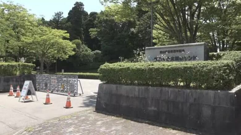 クマの足跡と思われた痕跡、実はタヌキが掘った跡か　臨時休園した富山・射水市の太閤山ランド｜FNNプライムオンライン