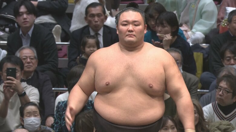 朝乃山、5連勝ならず 友風に突き落としで2敗目 「切り替えて二桁勝利目指したい」【大相撲初場所 6日目結果】｜FNNプライムオンライン