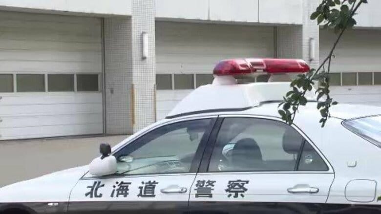 【”33キロ”スピード超過で逮捕】パトカーから停止求められるも「後日出頭するから」→「時間がない」と5か月近く出頭要請に応じず…逮捕されると「本当に私の車かわからない」と否認〈北海道札幌市〉｜FNNプライムオンライン