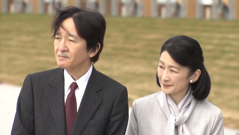 秋篠宮ご夫妻が大阪・関西万博「大屋根リング」から会場をご覧に　iPS細胞から生まれた「心筋シート」説明受け再生医療に関心｜FNNプライムオンライン