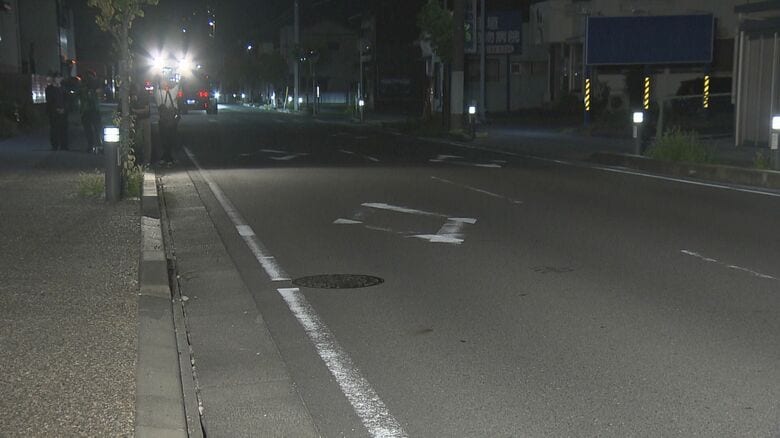左腕の骨折など全治2カ月…10歳男の子が車にひき逃げされ重傷 道路横断中に右側からはねられ車はそのまま逃走｜FNNプライムオンライン