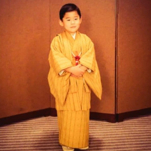 国王のSNSには、皇室から贈られた着物姿の王子の写真が掲載されている。