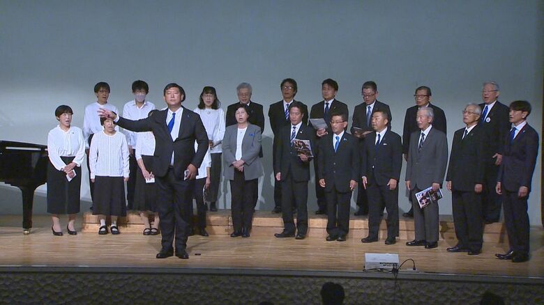 童謡「ふるさと」を合唱