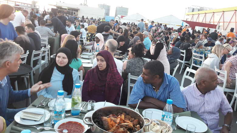 約3000人が一堂に会したイフタール