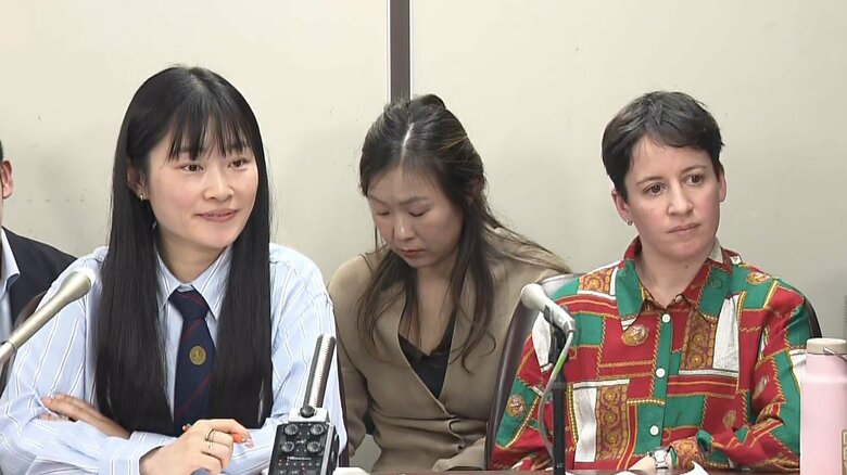 渡邉・プロスペル・礼さん（左）とプロスペル・コガリさん（右）（2025年12月9日、司法記者クラブ）