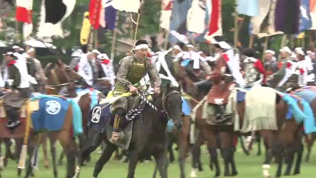 祭りのハイライト「神旗争奪戦」