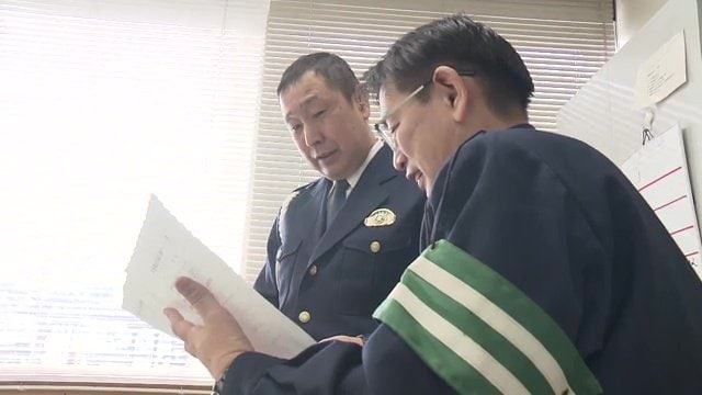 アドバイスを送る元内警部補