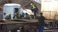 トラック大破 貨物列車と衝突 踏切で何が 50代男性けが 北海道