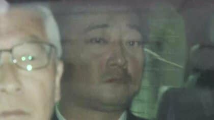 「同意してくれていると思っていた」　元「ジャンポケ」斉藤慎二被告が初公判で無罪主張　ロケバスで性的暴行を加えた罪　最大の争点は「同意の有無」