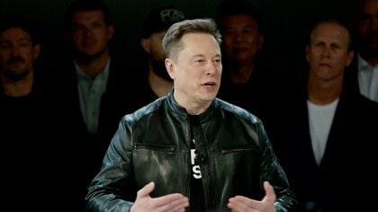 スペースXがナスダック上場　初値150ドル、時価総額338兆円　マスク氏“世界初の兆万長者”に