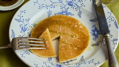 フライパンで「卵・小麦粉・乳製品ゼロ」のおやつができる！ジャガイモパンケーキと焼きイモブラウニーの作り方