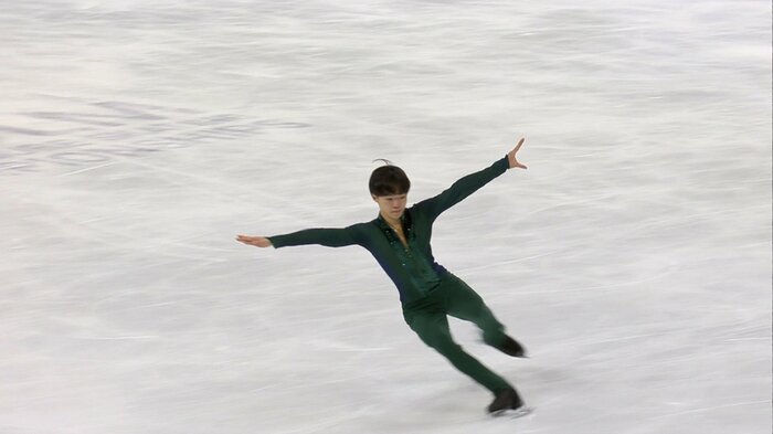 世界選手権でフリーを演じる鍵山