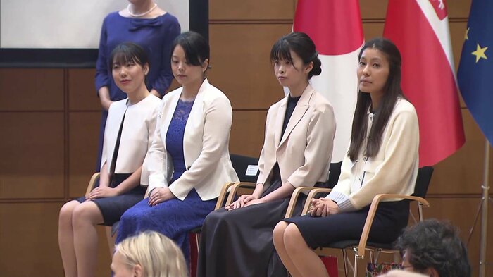 受賞者左から 最優秀賞：黒木祐子さん、奨励賞：小林天美さん、奨励賞：山口そのみさん、特別賞：森本真里子さん