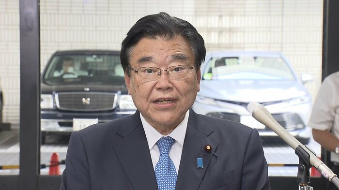 取材に応じる後藤厚労相(22日)