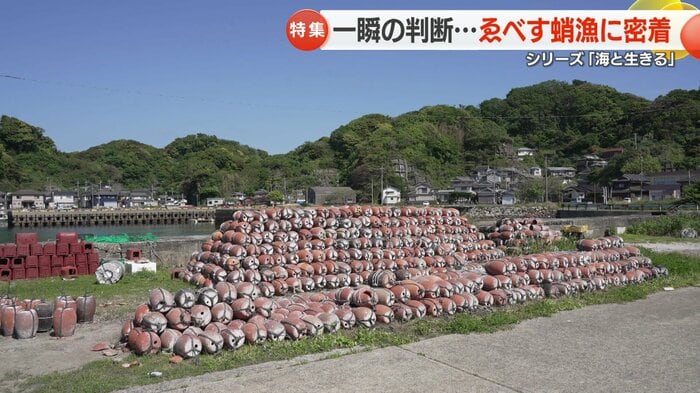 港に並ぶ無数のたこつぼ