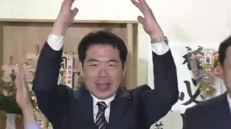 広島４区　新谷正義氏 喜びの声「１票１票の重みを忘れることなく、皆様の声を国政に届ける」｜FNNプライムオンライン