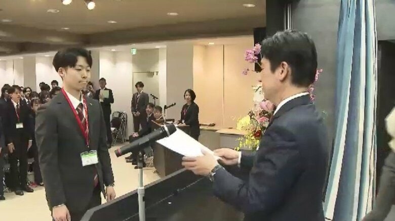 新年度スタート　北九州市役所で辞令交付式　201人が新たな一歩　「何事にも誠実に取り組んで参ります」　福岡｜FNNプライムオンライン