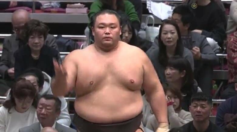 朝乃山は3敗目 錦富士との一番で黒星「きょうは不甲斐ない相撲」 【大相撲初場所 中日結果】｜FNNプライムオンライン