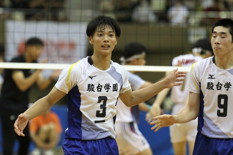 NEXTヒーロー・駿台学園高校 亀岡聖成選手（写真提供：月刊バレーボール）