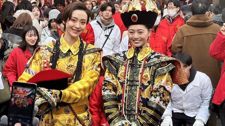 皇帝皇后の２ショットタイム