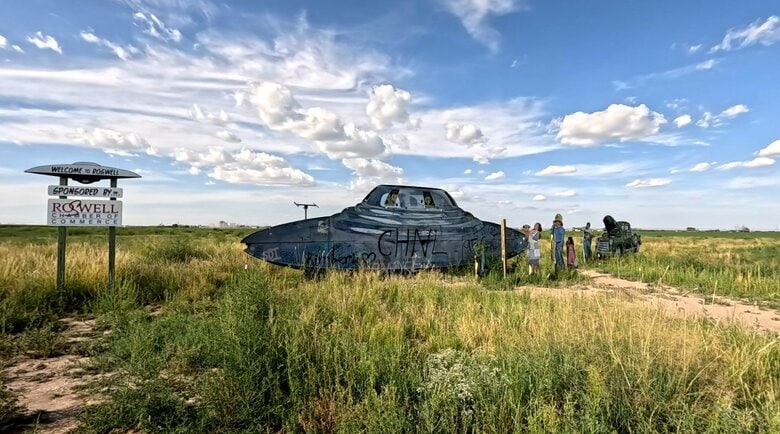 “宇宙人の町”ロズウェル市の入り口にある宇宙人アート