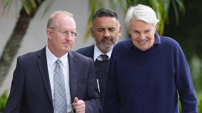 元CEOマイケル・ジェフリーズ被告