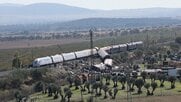 衝突したスペイン高速列車の乗客名簿に日本人2人の名前　外務省が安否確認急ぐ　68人死亡100人以上ケガ