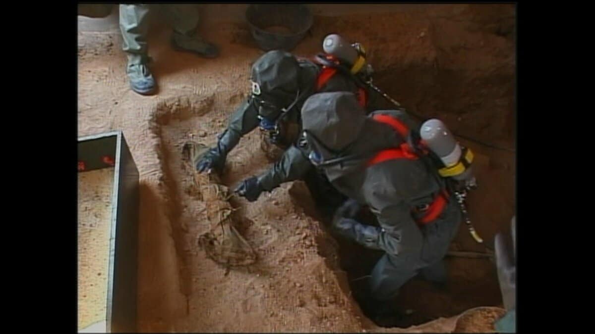 旧日本軍が遺棄の化学兵器処理に事故 日本人作業員2人が一時入院 中国