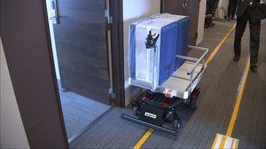 新型コロナの療養施設で接触減らせ ロボットで弁当配送実験 大分・別府市
