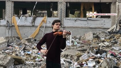 【独自】故･坂本龍一さんにウクライナから感謝を込めて…“戦場のバイオリニスト”