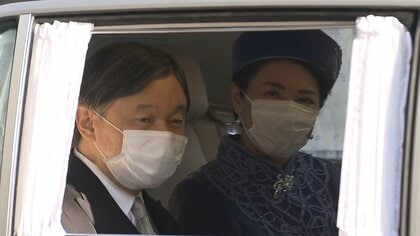 陛下　上皇ご夫妻に「誕生日の挨拶」へ　雅子さまと“笑顔”沿道に手を振る