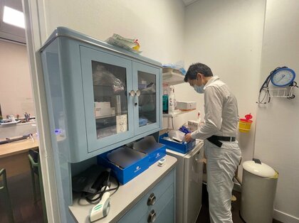 診察予約は3カ月待ち…そんなフランスで「コンビニみたいに便利な病院」目指す日本人