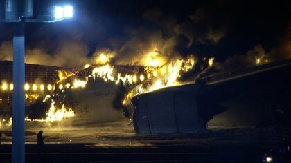 【速報】「管制とのやり取りなどは確認中」国交省と海保が会見　羽田日航機炎上事故「今晩中の空港再開目指す」