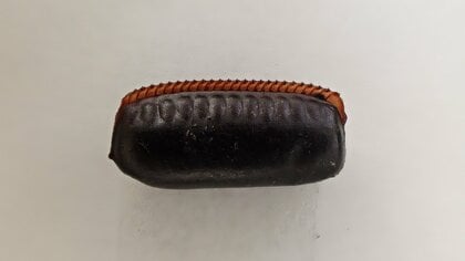 見覚えのない“小豆”を見かけたら「ゴキブリの卵」かも！？気づかず放置→大量発生という地獄絵図を回避するためにチェックすべき場所　