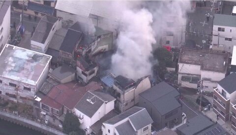 【速報】長屋住宅で火事　隣接する住宅にも延焼か　大阪・守口市