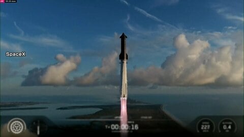 大型宇宙船「スターシップ」　初めて地球周回軌道への投入に成功　予定より早く飛行終え太平洋に着水