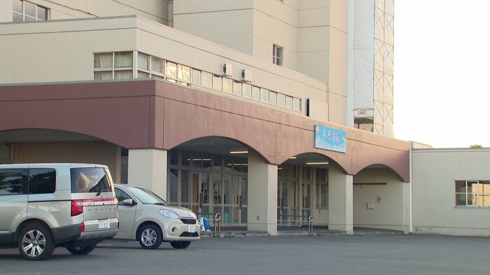 柘野容疑者が勤務する千歳市の北斗中学校