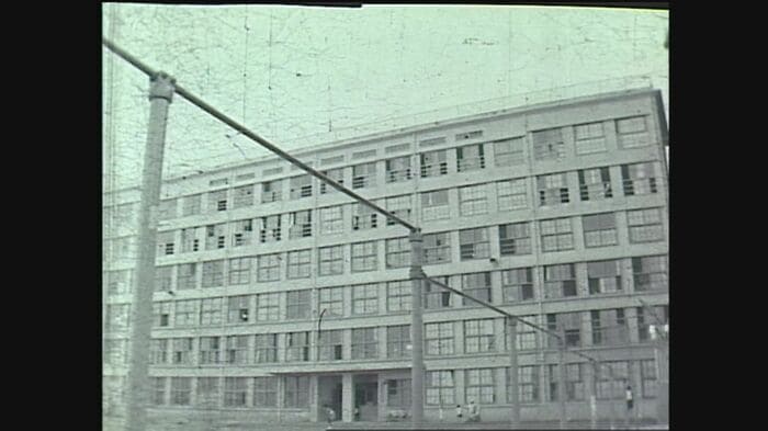 日本一高い6階建ての「端島小学校」