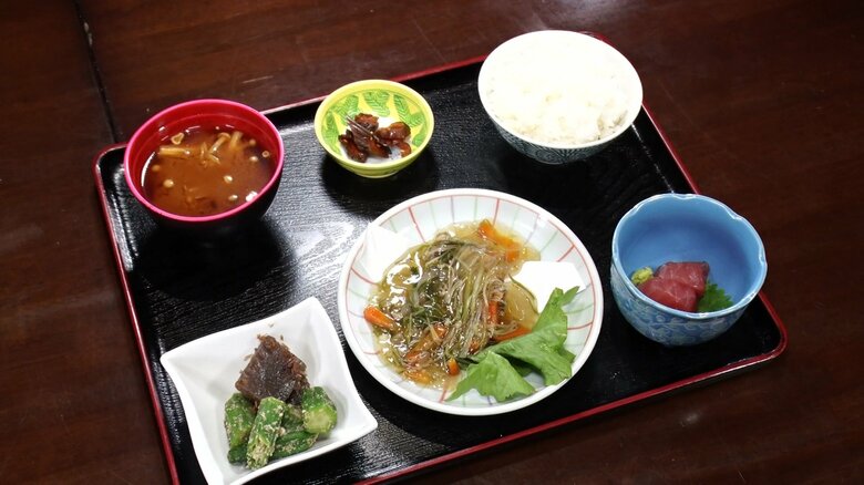 夜→昼→夜とつながる緻密な戦略…創作居酒屋の『500円ランチ』おかずは10種類から選べて「コスパ最強」の声｜FNNプライムオンライン