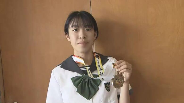 次の目標は全日本選手権…ＩＨ卓球の女子シングルスで県勢１９年ぶり優勝　面手凛選手が優勝報告【岡山】｜FNNプライムオンライン