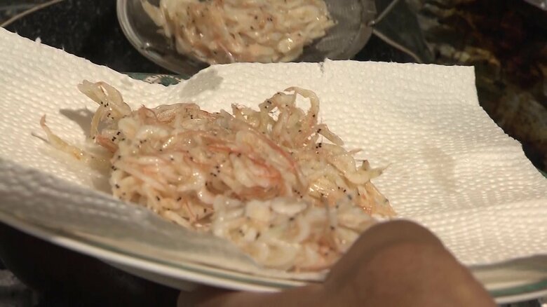 新鮮なアミエビを調理…